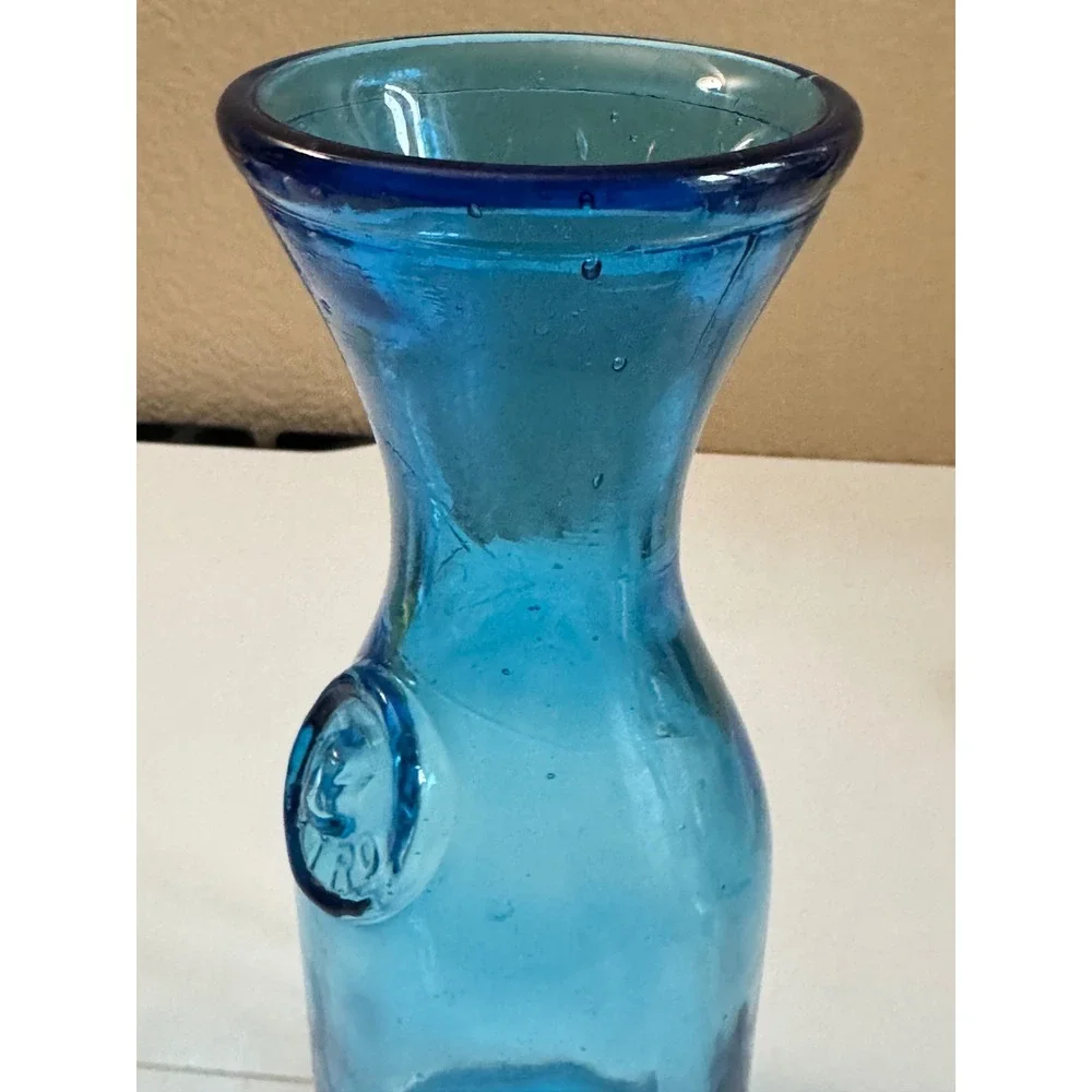Vintage 1 Litro Blue Glass Carafe Hand Blown Decanter Pitcher Made in Taiwan